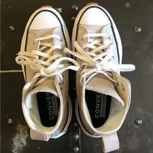 Shoe Laces Wrapping Converse Laces Around Ankle Light Yellow